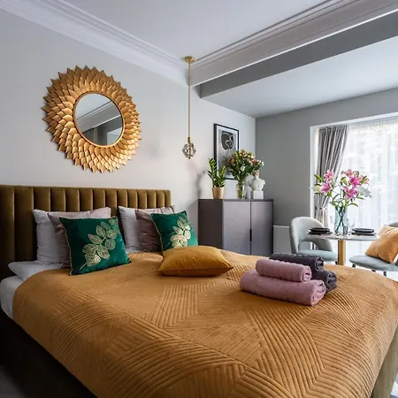 Golden Apartment, So Close To Rynek! Free Parking Included. Apartamento Wrocław