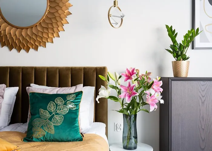 Golden Apartment, So Close To Rynek! Free Parking Included. * Вроцлав