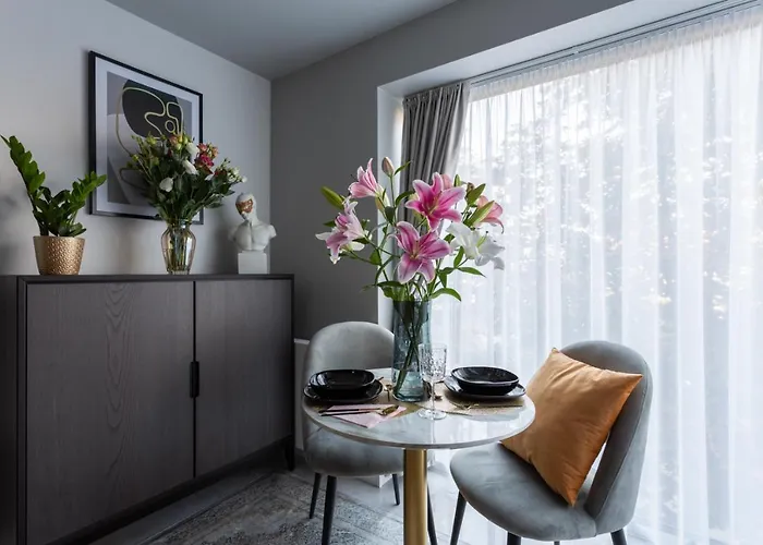 Golden Apartment, So Close To Rynek! Free Parking Included. *