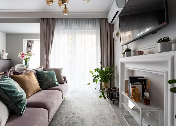 Апартаменты Golden Apartment, So Close To Rynek! Free Parking Included.