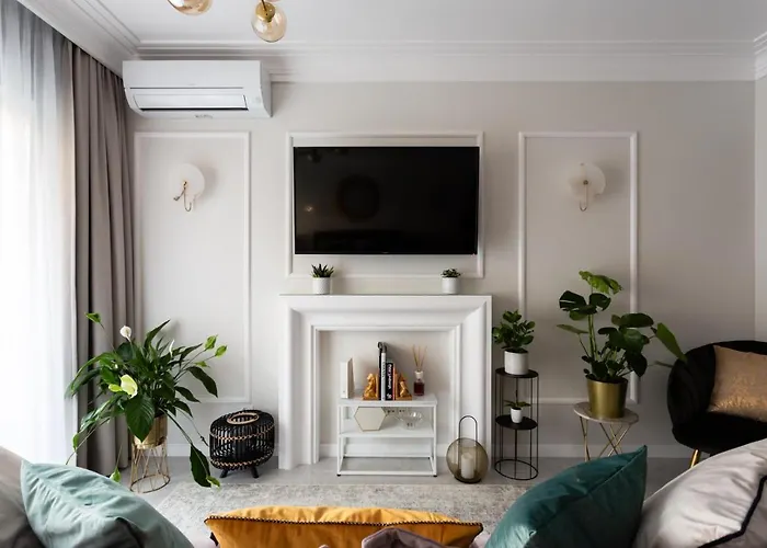 Апартаменты Golden Apartment, So Close To Rynek! Free Parking Included. Вроцлав