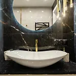 Golden Apartment, So Close To Rynek! Free Parking Included. * Wrocław