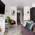 Golden Apartment, So Close To Rynek! Free Parking Included. Lägenhet Wrocław