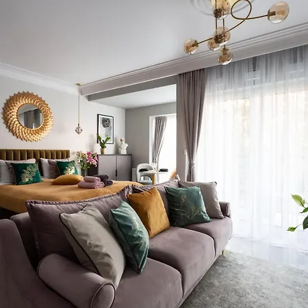 Golden Apartment, So Close To Rynek! Free Parking Included. * Breslavia