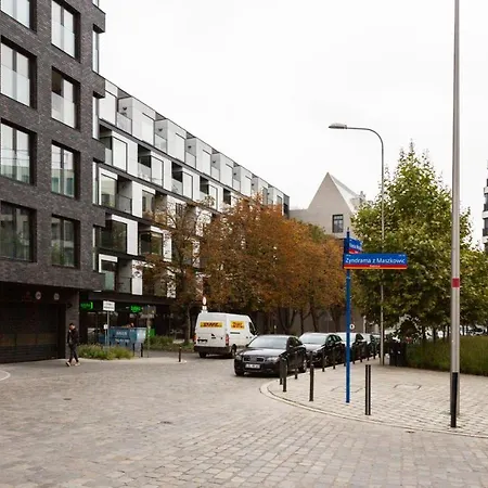 Golden Apartment, So Close To Rynek! Free Parking Included. * Breslavia