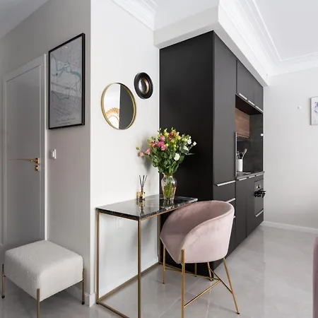 Golden Apartment, So Close To Rynek! Free Parking Included. Apartmán *
