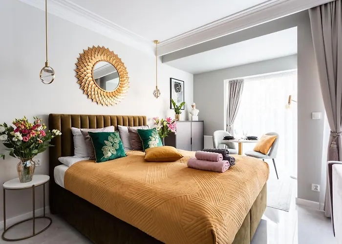 Golden Apartment, So Close To Rynek! Free Parking Included. 公寓 *